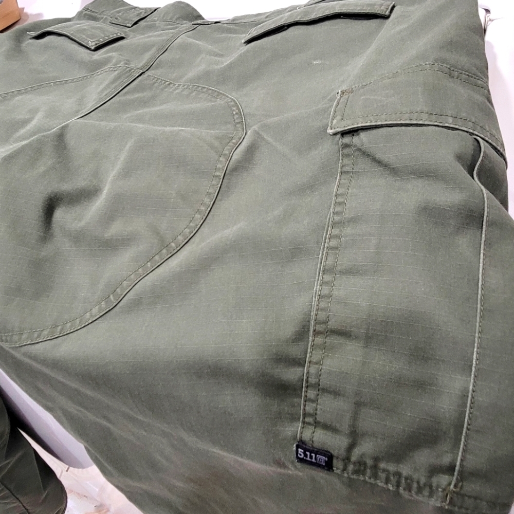 511 Tactical 2X Large waist 43 1/2-47 Inseam Reg Drawstring cuffs